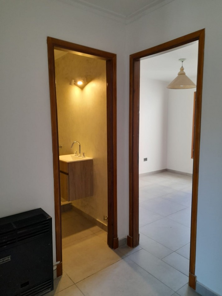 CHALET  4 AMBIENTES RECICLADO. CON RENTA. BARRIO CONSTITUCION. APTO CREDITO. POSIBILIDAD DE FINANCIACION DE SALDO DE PRECIO.