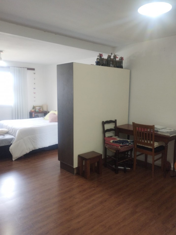 PH EN DUPLEX DE AMPLIOS 3 AMBIENTES CON ESPACIO DE COCHERA. DON BOSCO. APTO CREDITO. SIN EXPENSAS.