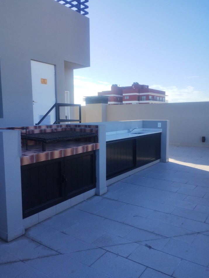 EXCLUSIVO DEPARTAMENTO DE 2 AMBIENTES CON COCHERA. A ESTRENAR. PLAYA GRANDE