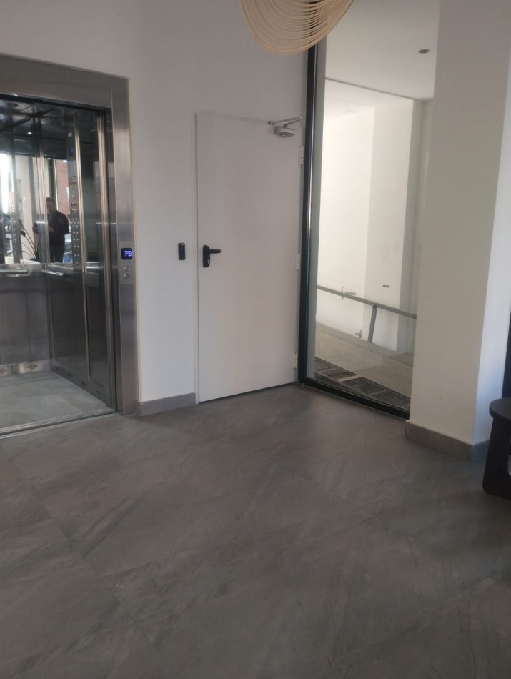 EXCLUSIVO DEPARTAMENTO DE 2 AMBIENTES CON COCHERA. A ESTRENAR. PLAYA GRANDE