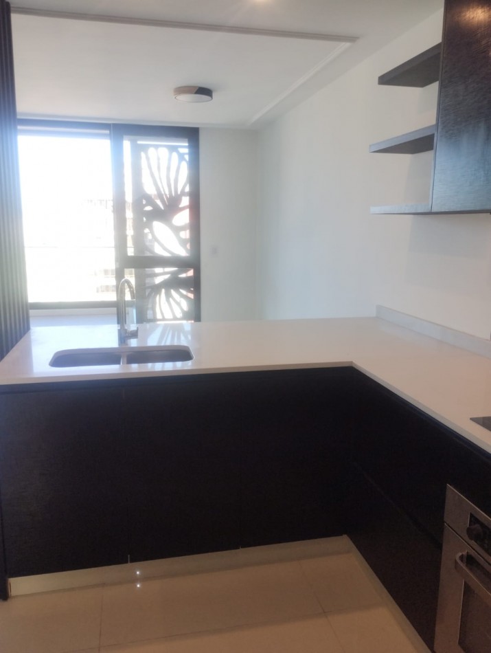 EXCLUSIVO DEPARTAMENTO DE 2 AMBIENTES CON COCHERA. A ESTRENAR. PLAYA GRANDE