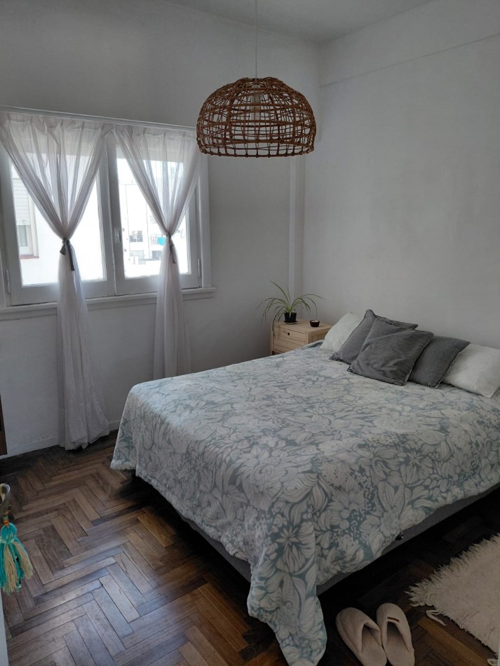 DEPARTAMENTO DE 2 AMBIENTES AL FRENTE CON BALCON. DEPENDENCIA. ZONA AUTOMOVIL CLUB