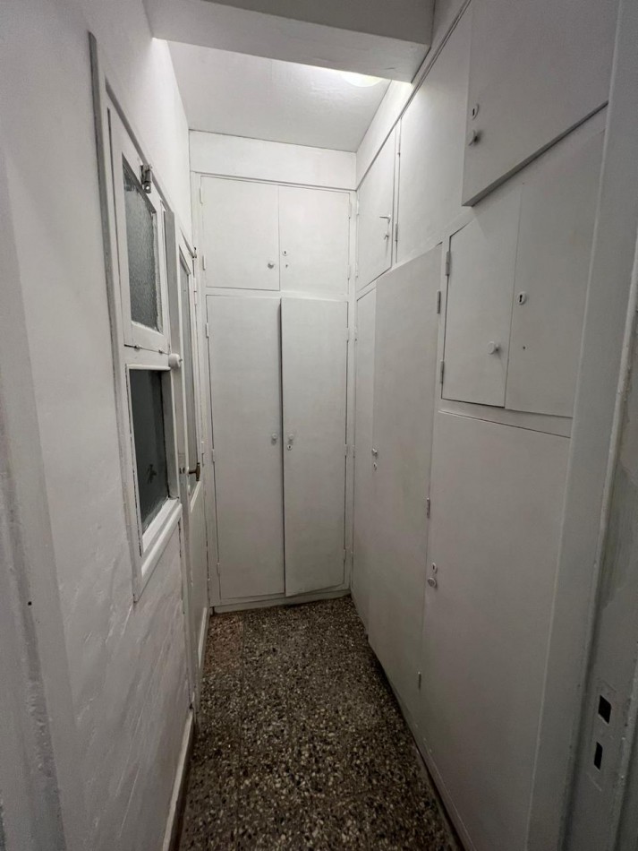 DEPARTAMENTO DE 2 AMBIENTES AL FRENTE CON BALCON. DEPENDENCIA. ZONA AUTOMOVIL CLUB