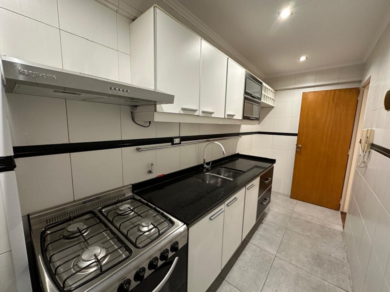 VENTA DEPARTAMENTO 3 AMB A LA CALLE CON BALCON - MODERNIZADO CON DETALLES DE CONFORT Y CALIDAD- ESPACIO DE COCHERA. PLAZA MITRE