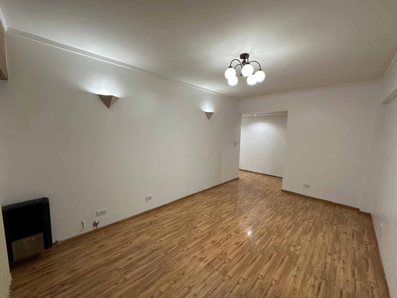 VENTA DEPARTAMENTO 3 AMB A LA CALLE CON BALCON - MODERNIZADO CON DETALLES DE CONFORT Y CALIDAD- ESPACIO DE COCHERA. PLAZA MITRE