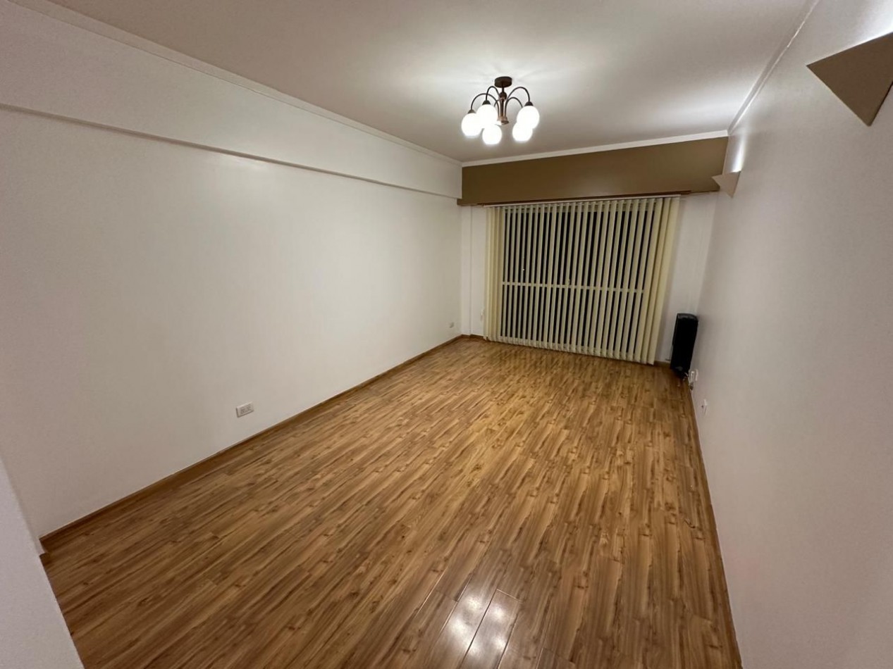 VENTA DEPARTAMENTO 3 AMB A LA CALLE CON BALCON - MODERNIZADO CON DETALLES DE CONFORT Y CALIDAD- ESPACIO DE COCHERA. PLAZA MITRE