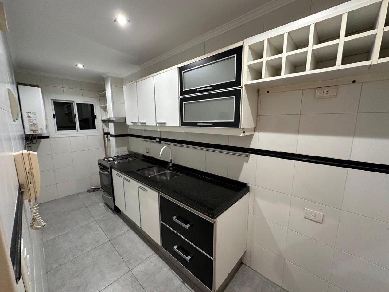 VENTA DEPARTAMENTO 3 AMB A LA CALLE CON BALCON - MODERNIZADO CON DETALLES DE CONFORT Y CALIDAD- ESPACIO DE COCHERA. PLAZA MITRE