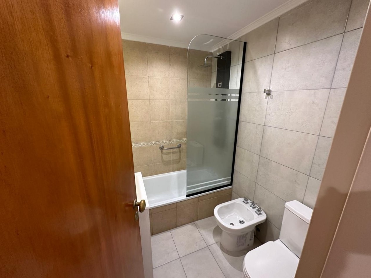 VENTA DEPARTAMENTO 3 AMB A LA CALLE CON BALCON - MODERNIZADO CON DETALLES DE CONFORT Y CALIDAD- ESPACIO DE COCHERA. PLAZA MITRE