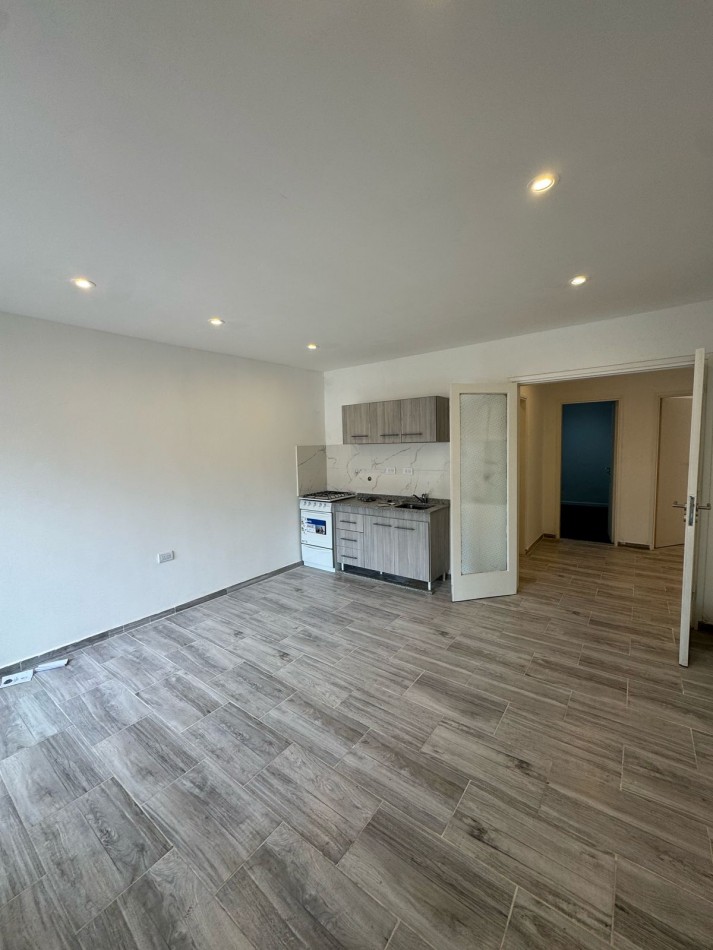 PH DE 3 AMBIENTES EN PLANTA BAJA A LA CALLE. PATIO DE USO EXCLUSIVO. VILLA PRIMERA