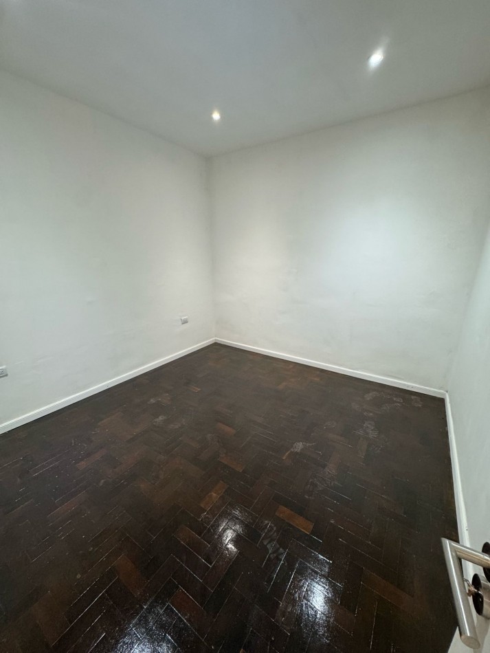 PH DE 3 AMBIENTES EN PLANTA BAJA A LA CALLE. PATIO DE USO EXCLUSIVO. VILLA PRIMERA