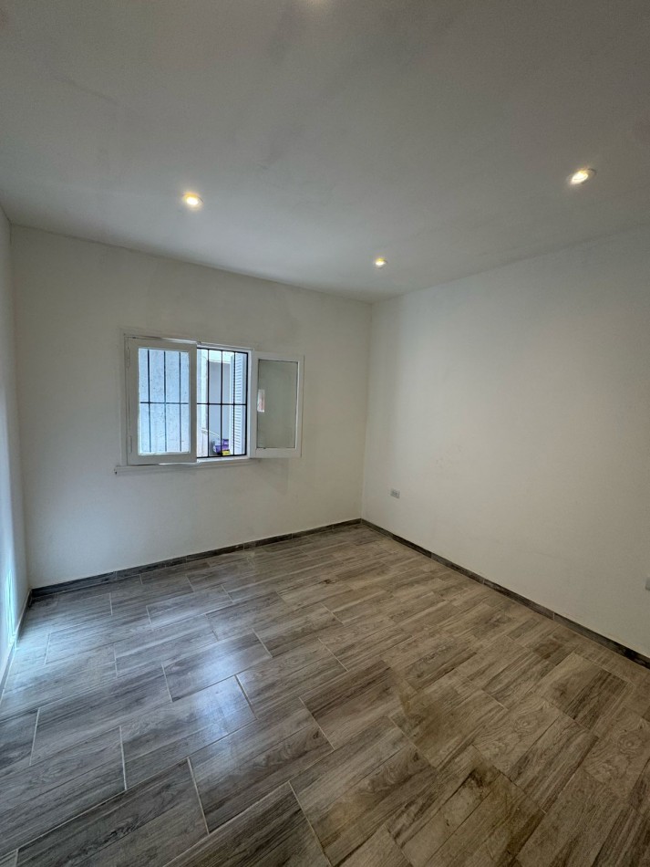 PH DE 3 AMBIENTES EN PLANTA BAJA A LA CALLE. PATIO DE USO EXCLUSIVO. VILLA PRIMERA