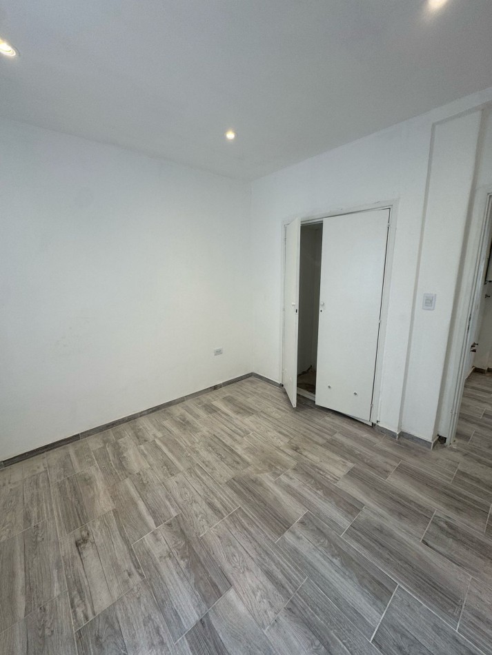 PH DE 3 AMBIENTES EN PLANTA BAJA A LA CALLE. PATIO DE USO EXCLUSIVO. VILLA PRIMERA