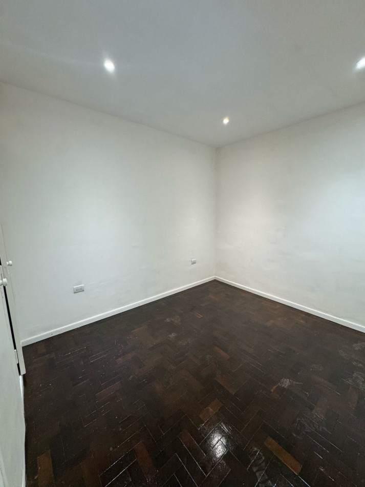 PH DE 3 AMBIENTES EN PLANTA BAJA A LA CALLE. PATIO DE USO EXCLUSIVO. VILLA PRIMERA