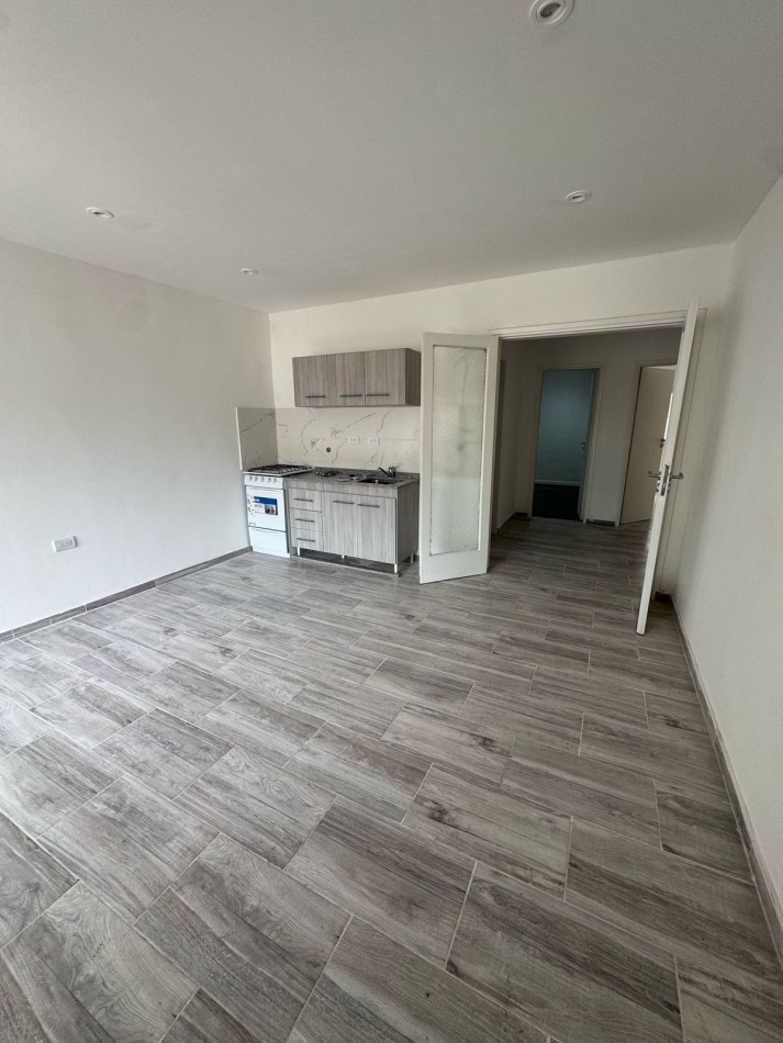 PH DE 3 AMBIENTES EN PLANTA BAJA A LA CALLE. PATIO DE USO EXCLUSIVO. VILLA PRIMERA