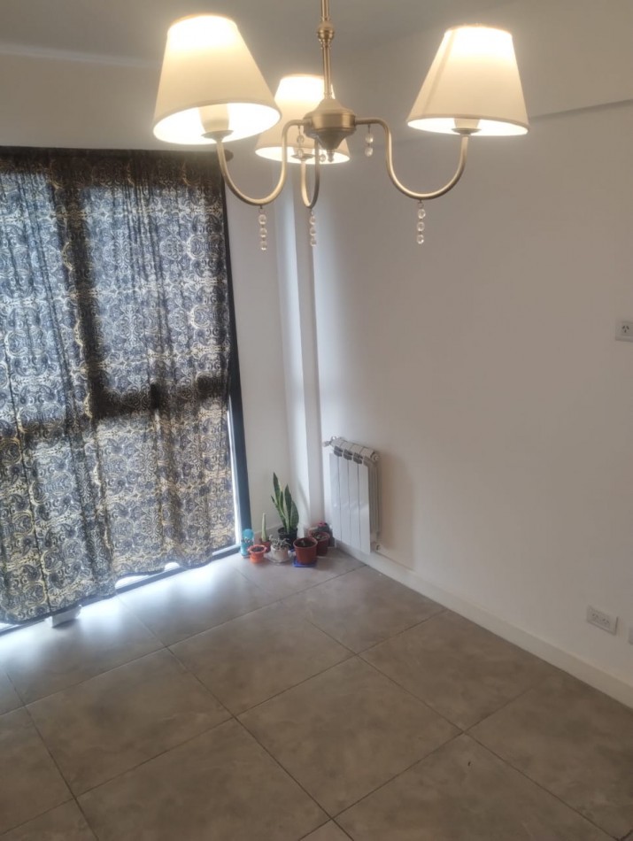 DEPARTAMENTO DE 2 AMBIENTES A LA CALLE. COLON E INDEPENDENCIA. ALQULER 24 MESES