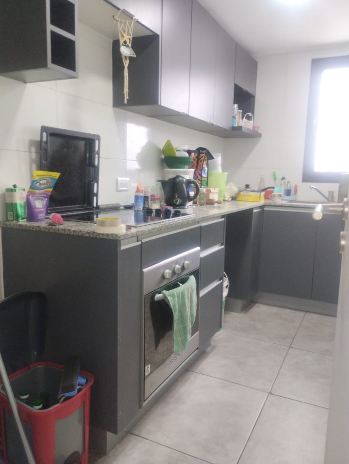 DEPARTAMENTO DE 2 AMBIENTES A LA CALLE. COLON E INDEPENDENCIA. ALQULER 24 MESES