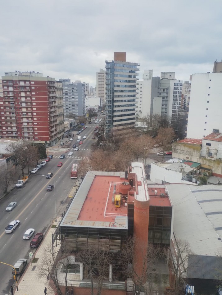 DEPARTAMENTO DE 2 AMBIENTES A LA CALLE. COLON E INDEPENDENCIA. ALQULER 24 MESES