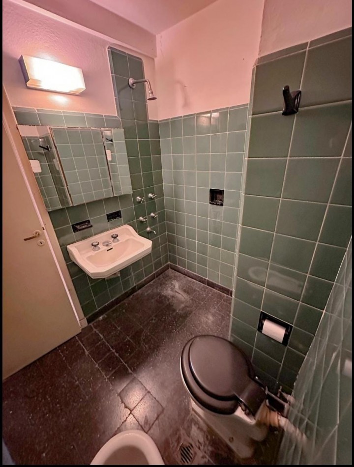 DEPARTAMENTO DE 2 AMBIENTES A LA CALLE CON BALCON. ZONA ALDREY.