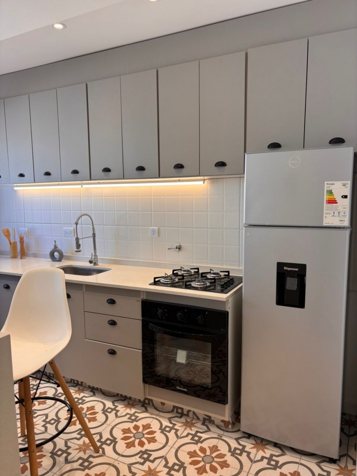 DEPARTAMENTO DE 3 AMBIENTES EXTERNO. RECICLADO A NUEVO. 