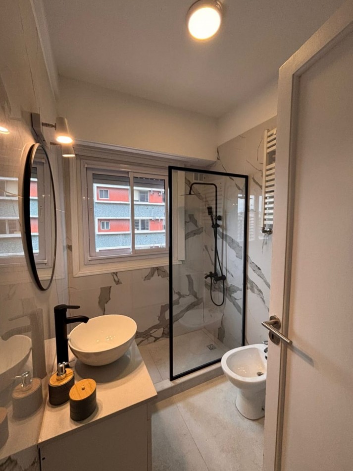 DEPARTAMENTO DE 3 AMBIENTES EXTERNO. RECICLADO A NUEVO. 