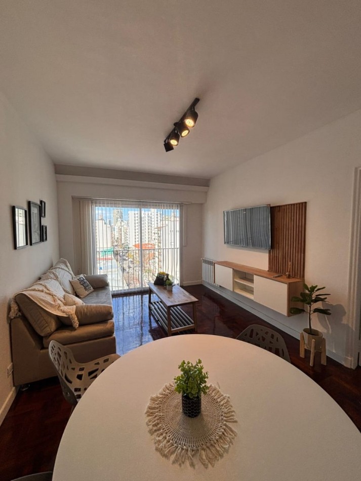 DEPARTAMENTO DE 3 AMBIENTES EXTERNO. RECICLADO A NUEVO. 