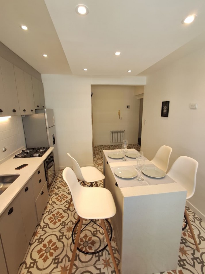 DEPARTAMENTO DE 3 AMBIENTES EXTERNO. RECICLADO A NUEVO. 