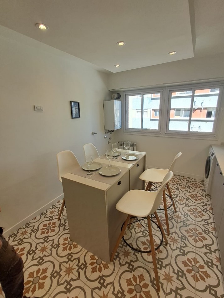 DEPARTAMENTO DE 3 AMBIENTES EXTERNO. RECICLADO A NUEVO. 