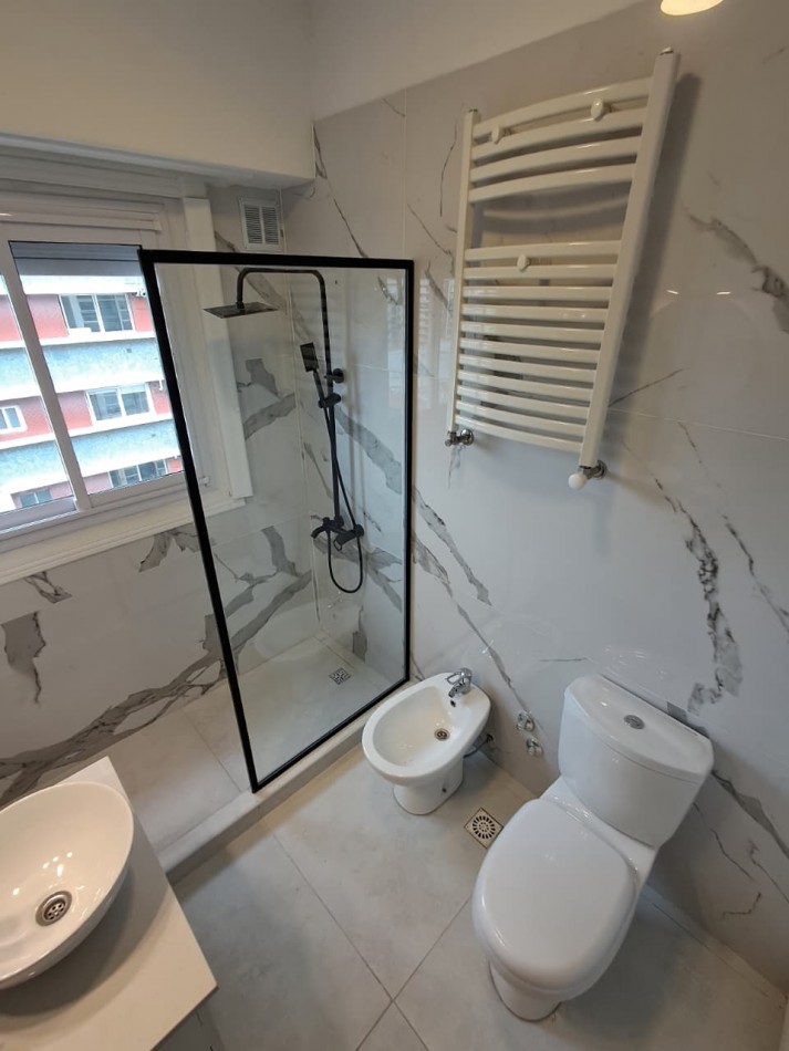 DEPARTAMENTO DE 3 AMBIENTES EXTERNO. RECICLADO A NUEVO. 