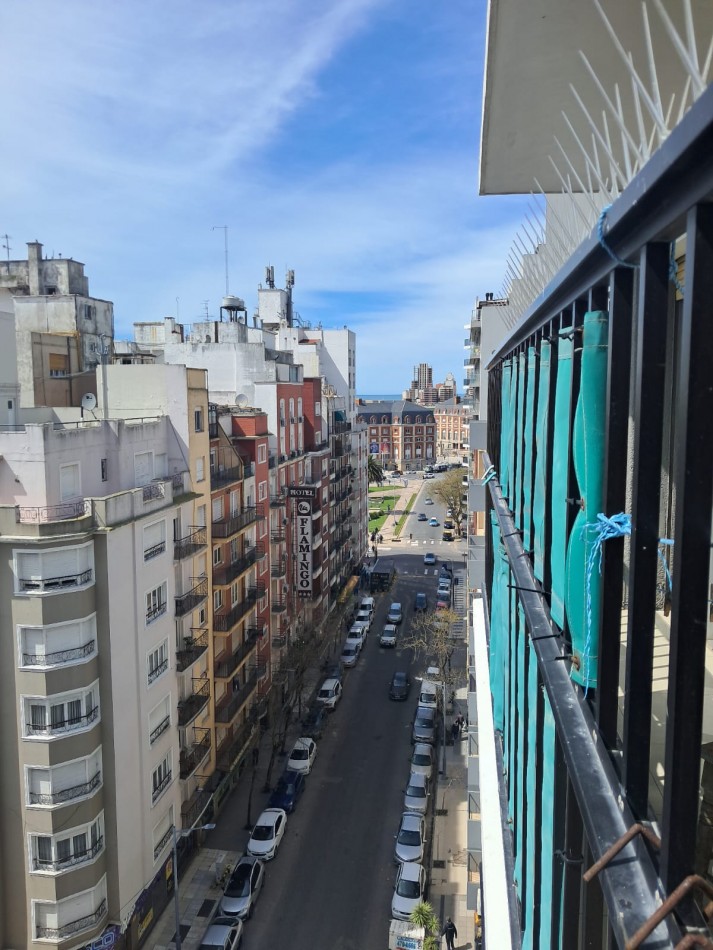 DEPARTAMENTO DE 2 AMBIENTES A LA CALLE CON DEPENDENCIA. PLAZA COLON.