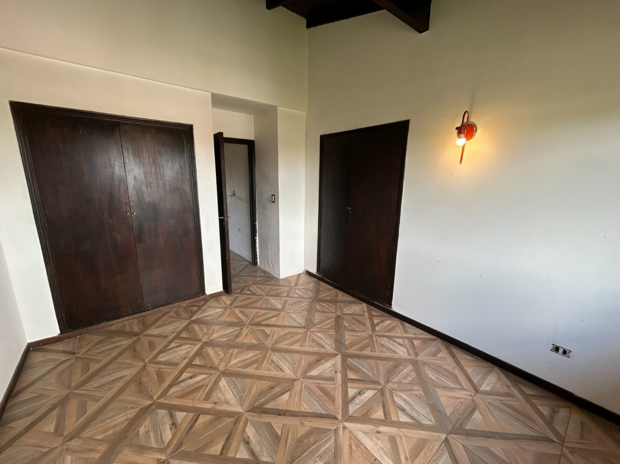 DUPLEX 3 AMBIENTES CON COCHERA CUBIERTA FIJA. TUCUMAN Y PASO. PARA RECICLAR