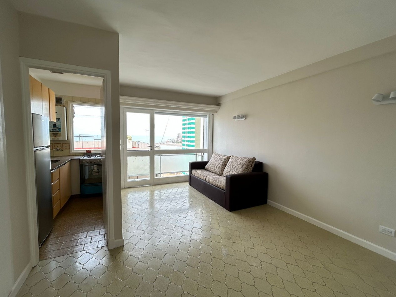 MONOAMBIENTE CON BALCON SALIENTE Y VISTA AL MAR. DIAGONAL ALBERDI
