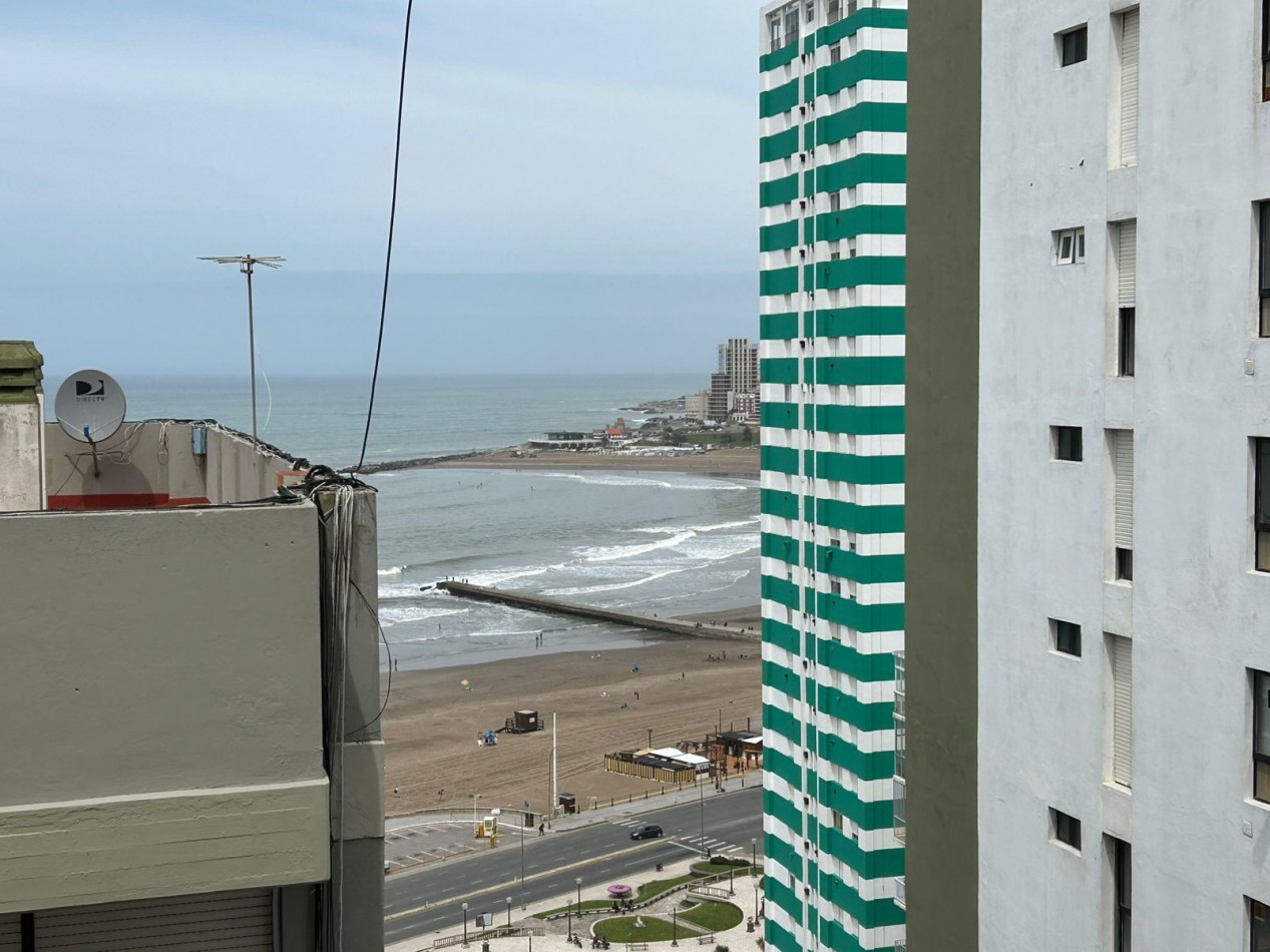 MONOAMBIENTE CON BALCON SALIENTE Y VISTA AL MAR. DIAGONAL ALBERDI