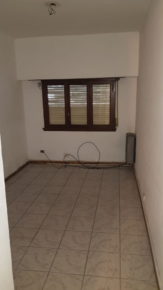 IMPORTANTE LOCAL COMERCIAL. SOBRE AVENIDA LIBERTAD ENTRE FRANCIA Y JARA