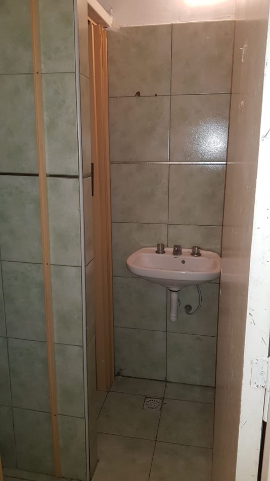 IMPORTANTE LOCAL COMERCIAL. SOBRE AVENIDA LIBERTAD ENTRE FRANCIA Y JARA