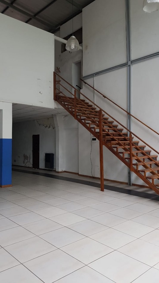 IMPORTANTE LOCAL COMERCIAL. SOBRE AVENIDA LIBERTAD ENTRE FRANCIA Y JARA