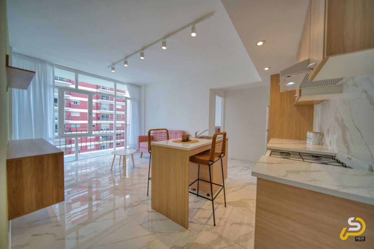 DEPARTAMENTO DE 3 AMBIENTES AL FRENTE CON BALCON. LURO Y SANTIAGO DEL ESTERO