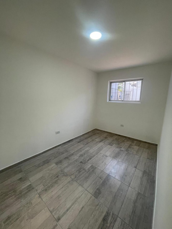 PH DE 3 AMBIENTES A LA CALLE CON COCHERA. MISIONES Y AVELLANEDA