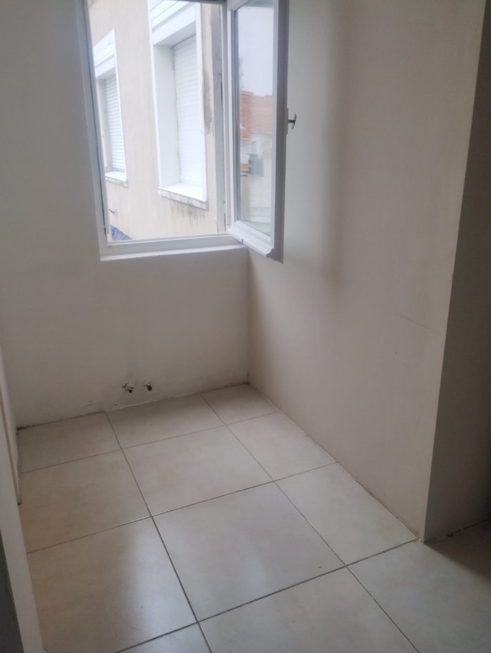 ALQUILER PARA ESTUDIANTES. AÑO 2026. CERCA DEL MAR Y A 200 METROS FACULTAD DE MEDICINA. LA PERLA