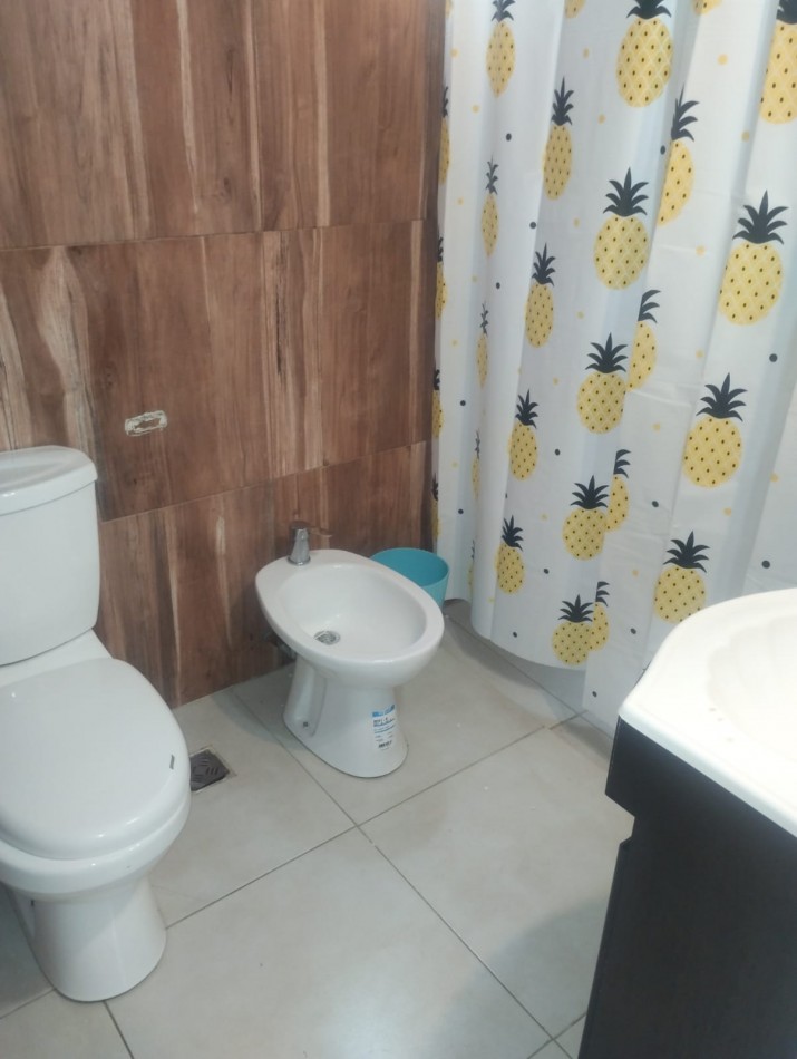 ALQUILER PARA ESTUDIANTES. AÑO 2026. CERCA DEL MAR Y A 200 METROS FACULTAD DE MEDICINA. LA PERLA