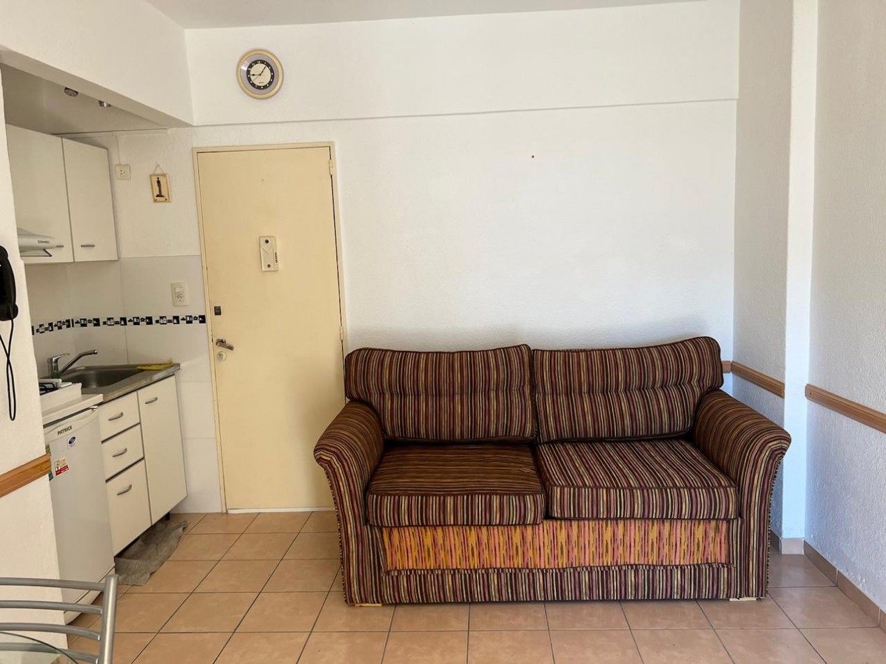 ALQUILER ESTUDIANTES MARZO A DICIEMBRE 2026. MONOAMBIENTE EN AV. COLON Y GUEMES. A METROS DEL MAR