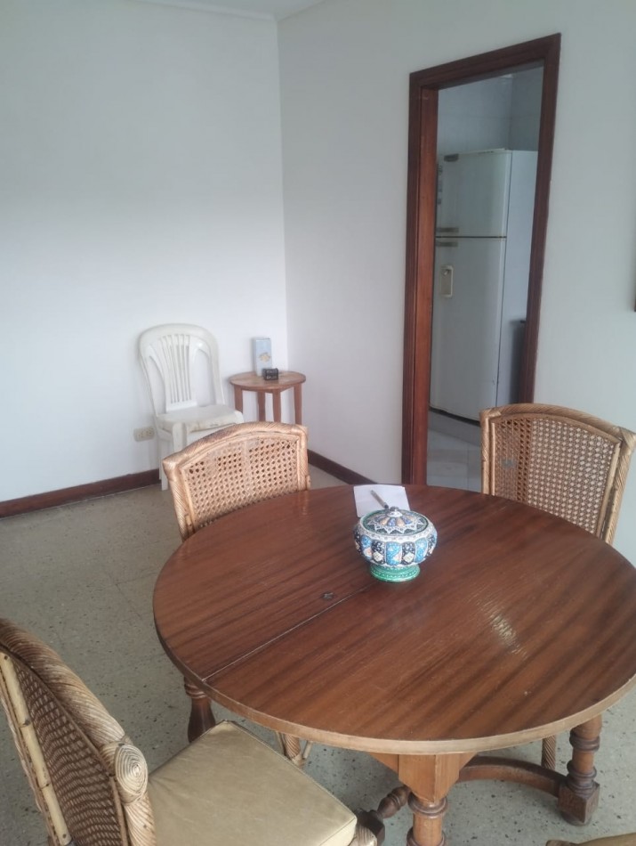 DEPARTAMENTO DE 3 AMBIENTES CON BALCON SALIENTE Y VISTA ABIERTA. SUPER LUMINOSO. CON RENTA,