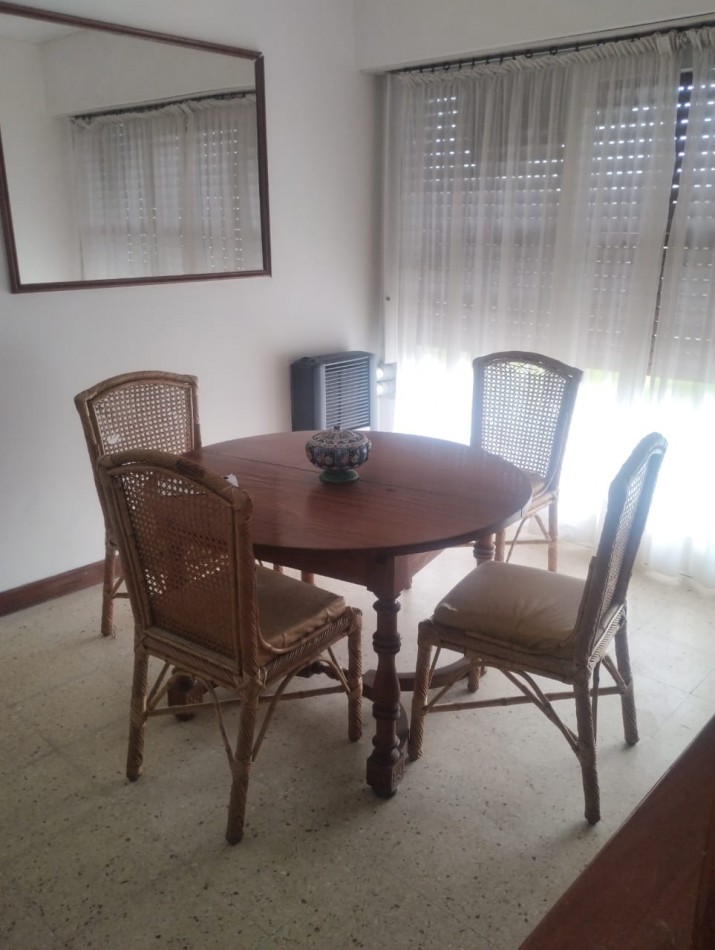 DEPARTAMENTO DE 3 AMBIENTES CON BALCON SALIENTE Y VISTA ABIERTA. SUPER LUMINOSO. CON RENTA,