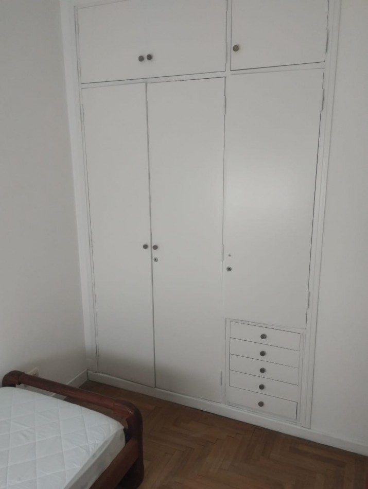 DEPARTAMENTO DE 3 AMBIENTES CON BALCON SALIENTE Y VISTA ABIERTA. SUPER LUMINOSO. CON RENTA,