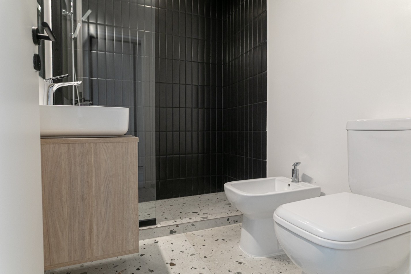 DEPARTAMENTO DE 2 AMBIENTES CON TERRAZA Y PARRILLA.