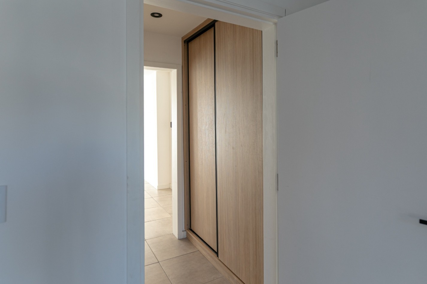 DEPARTAMENTO DE 2 AMBIENTES EN PLANTA BAJA CON JARDIN Y PARRILLA.