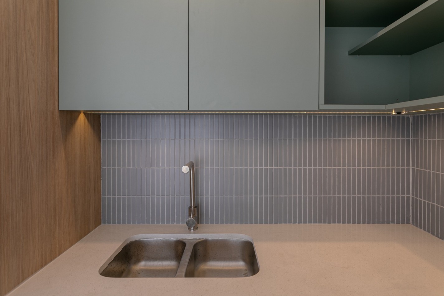 DEPARTAMENTO DE 2 AMBIENTES EN PLANTA BAJA CON JARDIN Y PARRILLA.