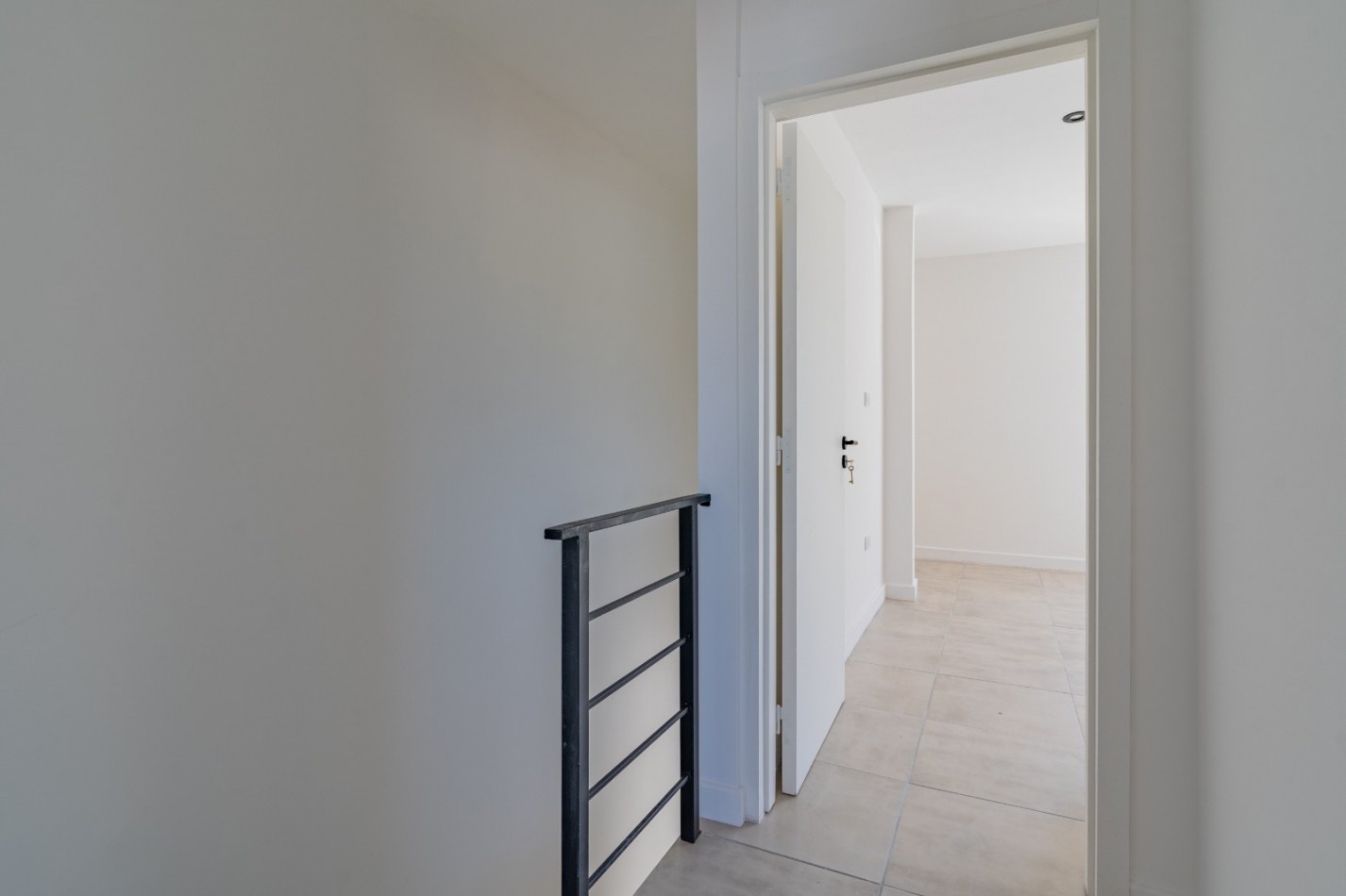 DEPARTAMENTO DE 3 AMBIENTES EN DUPLEX CON AMPLIA TERRAZA Y PARRILLA. SAN JOSE. A ESTRENAR.