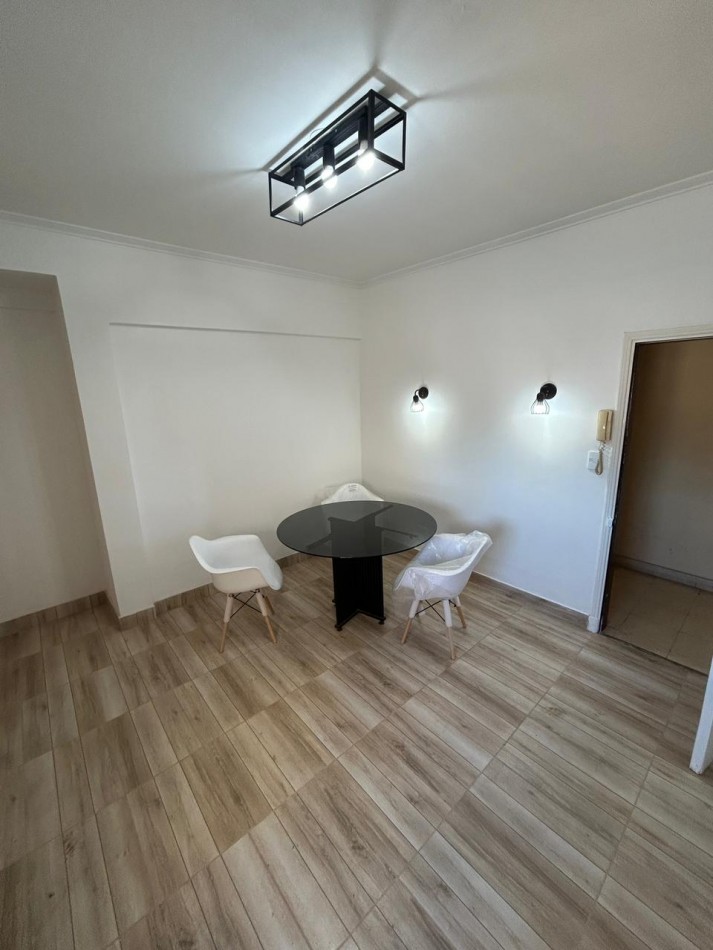 DEPARTAMENTO DE 3 AMBIENTES EN CHAUVIN. CONTRAFRENTE LUMINOSO. 