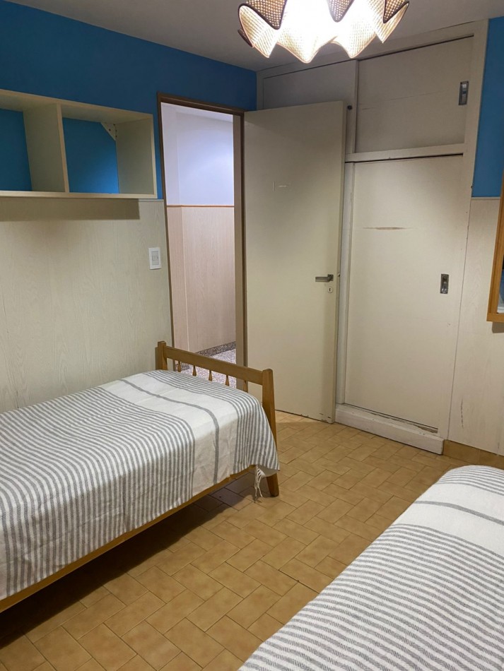 DEPARTAMENTO DE 4 AMBIENTES Y 3 BAÑOS. VISTA PLENA AL MAR. MIRAMAR. PERMUTA POR PROPIEDAD EN MAR DEL PLATA