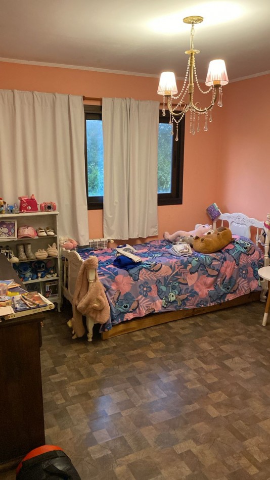 IMPECABLE  PROPIEDAD DE 4 AMBIENTES CON PISCINA. ARENAS DEL SUR.